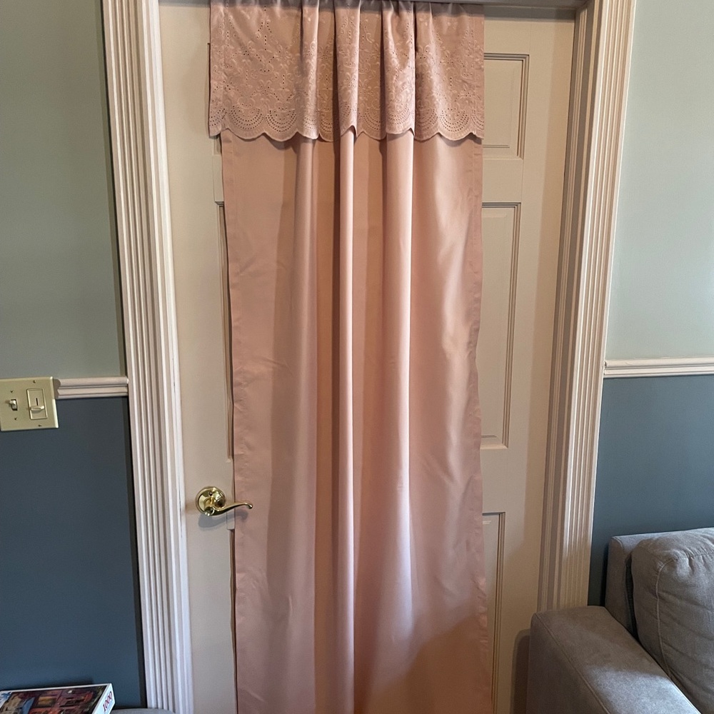 Eyelet curtains